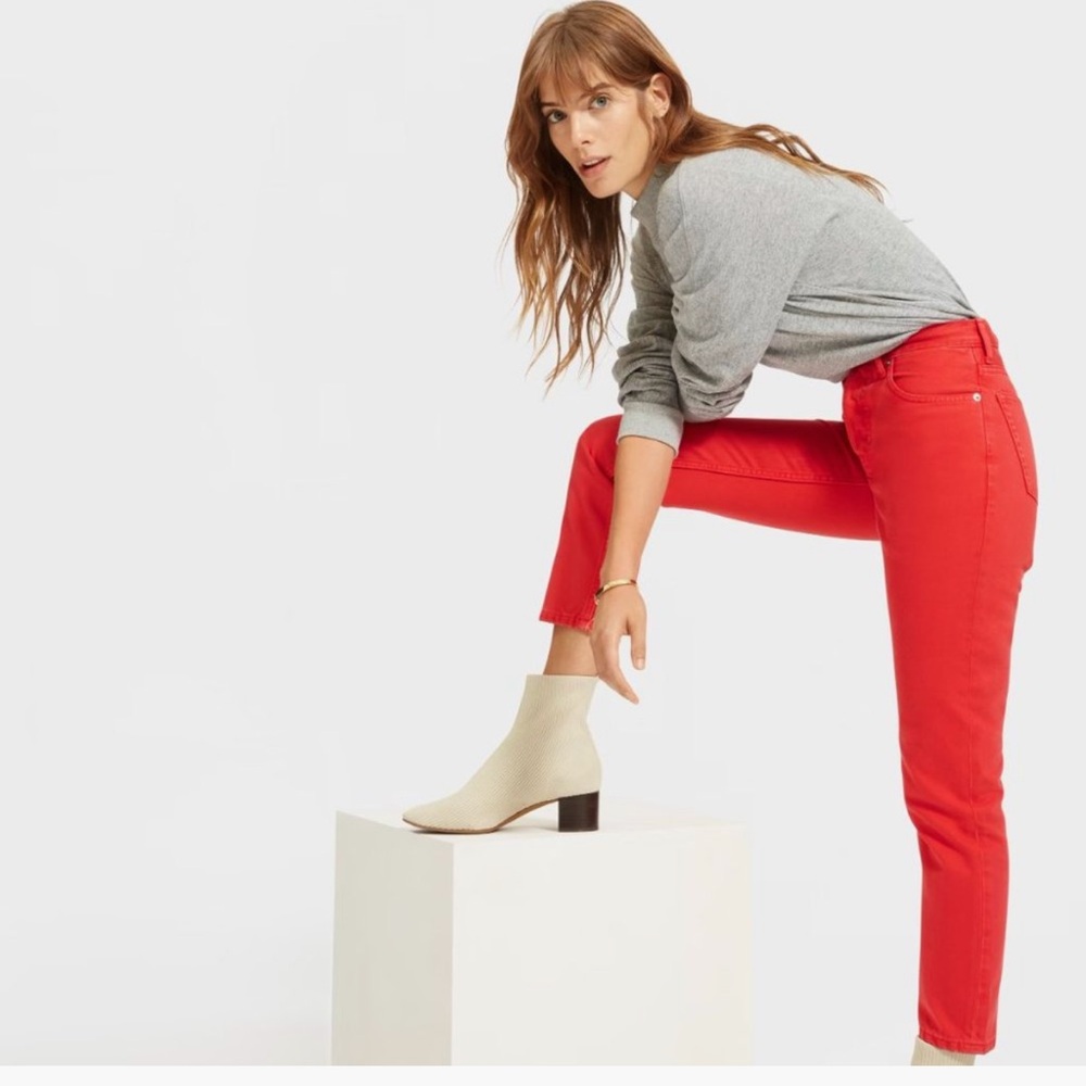 EVERLANE- RED Cheeky Ankle Crop Denim, size: 26